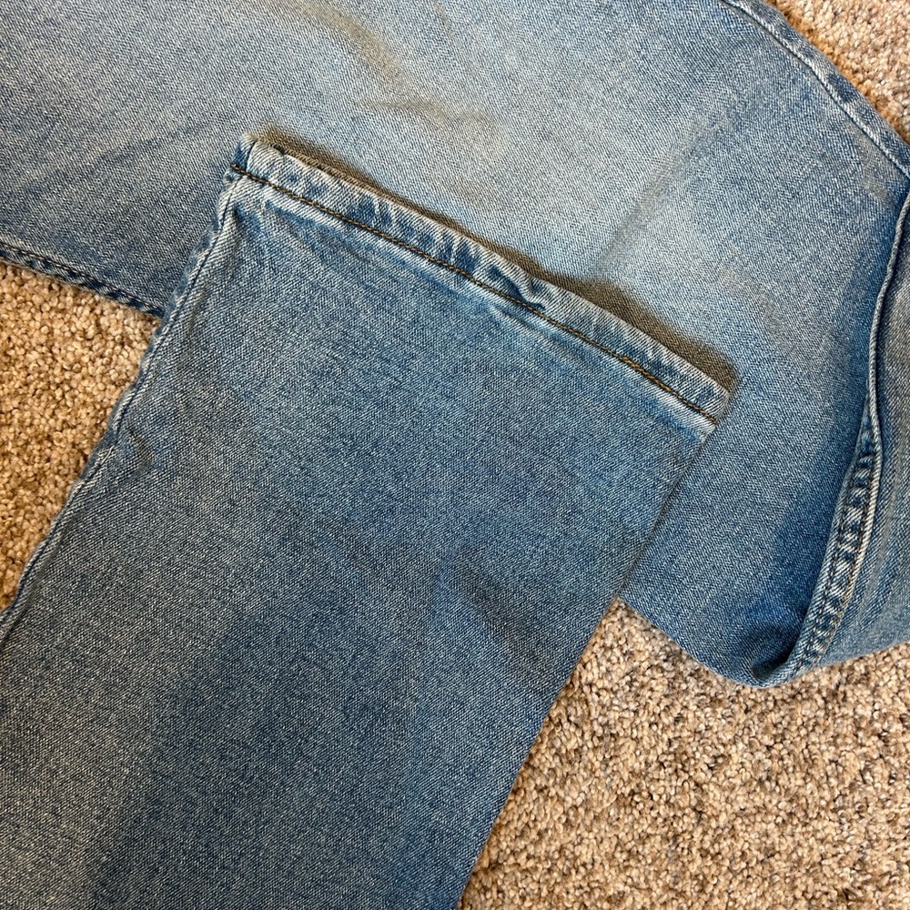 Wrangler Slim Straight Medium Wash Jeans. 36 x 32. Classic denim. - Picture 4 of 14